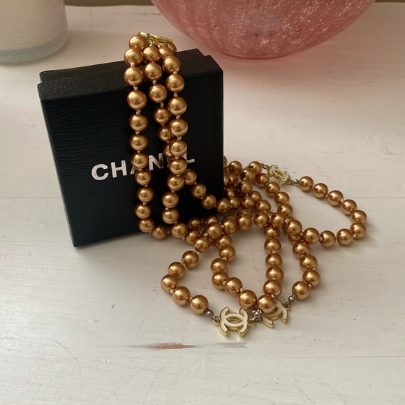 Fashion Inspired Bronze Beaded Necklace - Picture 2 of 4